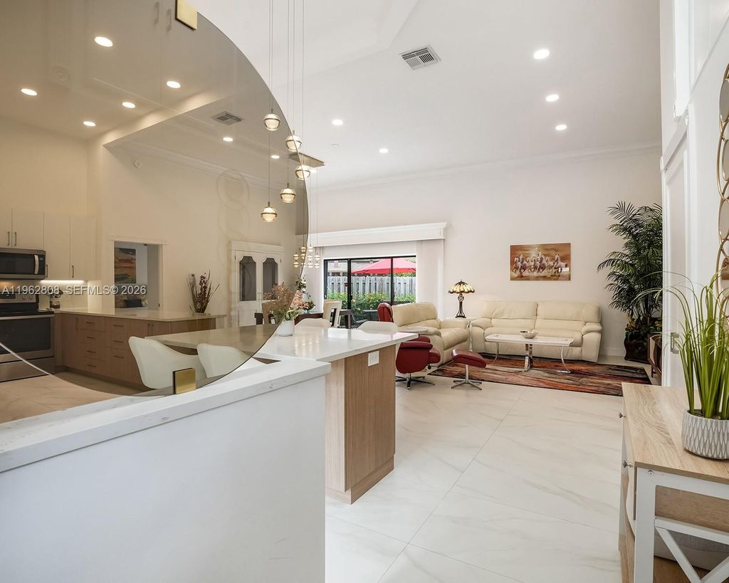 Photo of 413 Leslie Dr, Hallandale Beach, FL 33009 (MLS # A11962808)