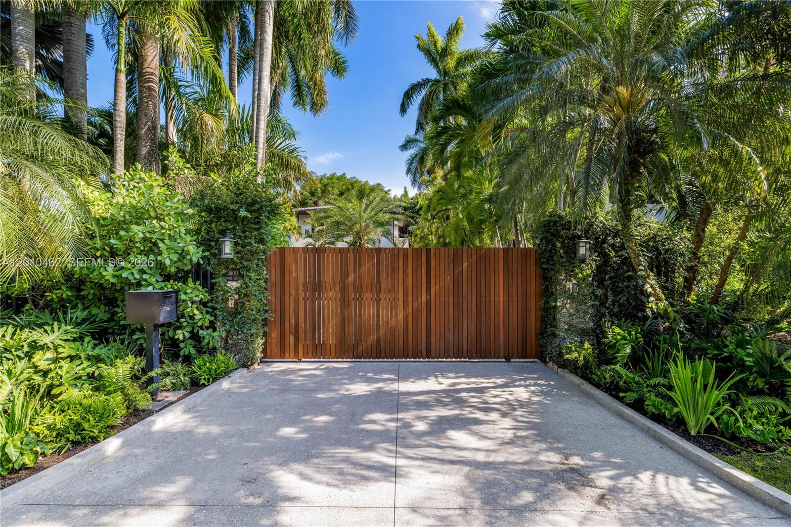 ENTRADA - Residential