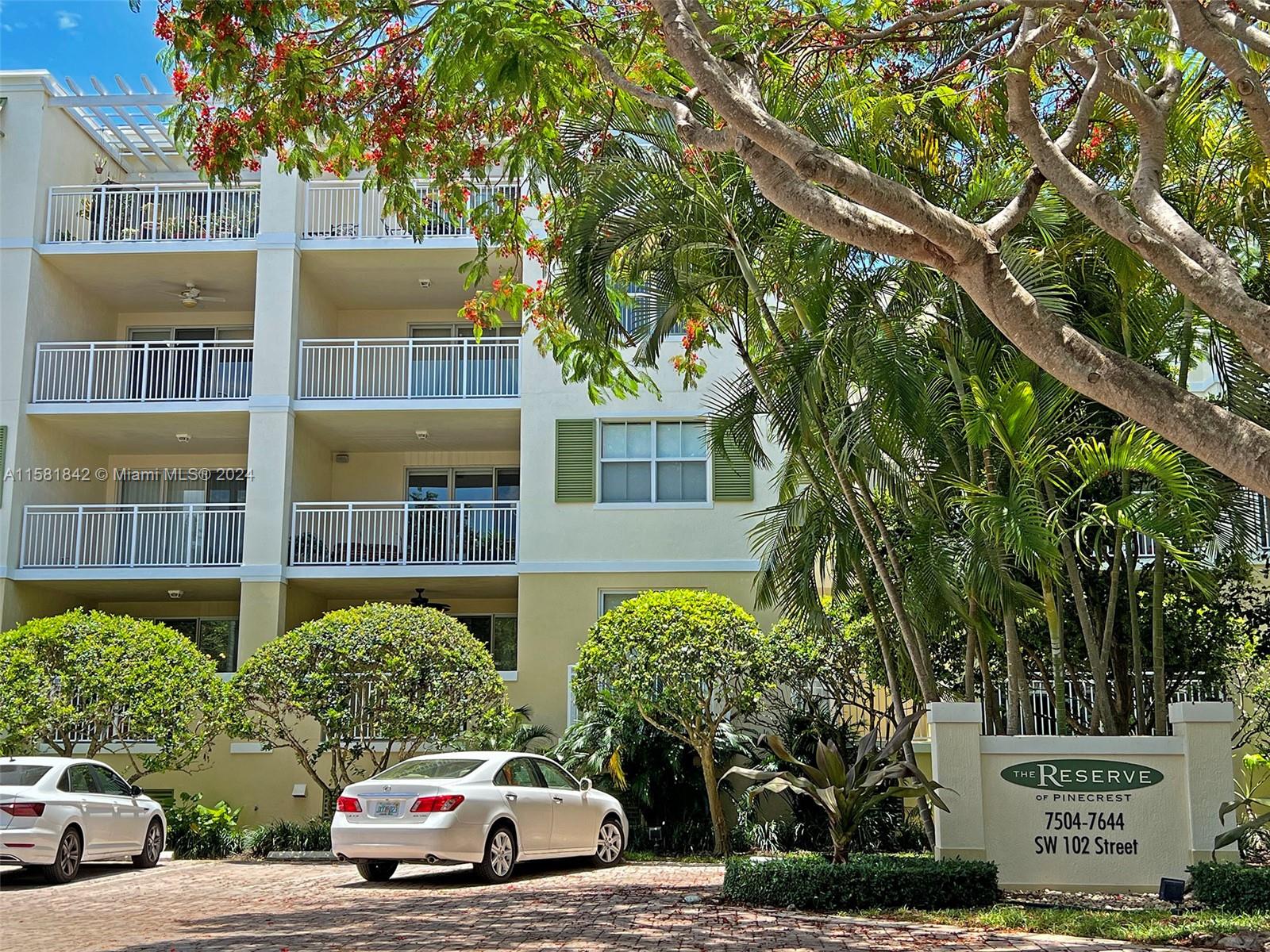 7598 Sw 102nd St St 300, Pinecrest, Miami-Dade County, Florida - 3 Bedrooms  
3 Bathrooms - 