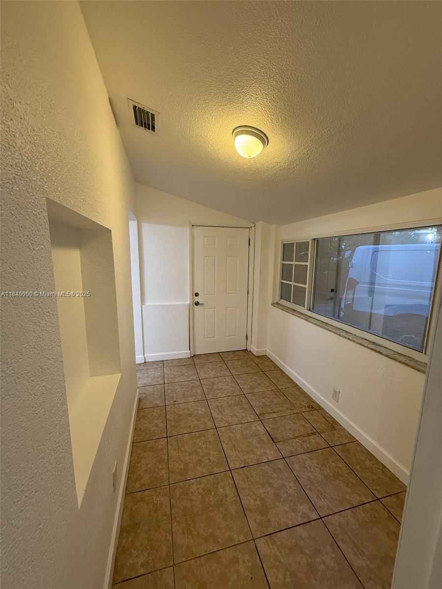 1423 NE 175th St 0