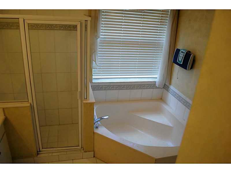 KARENERO FALLS - Residential Lease