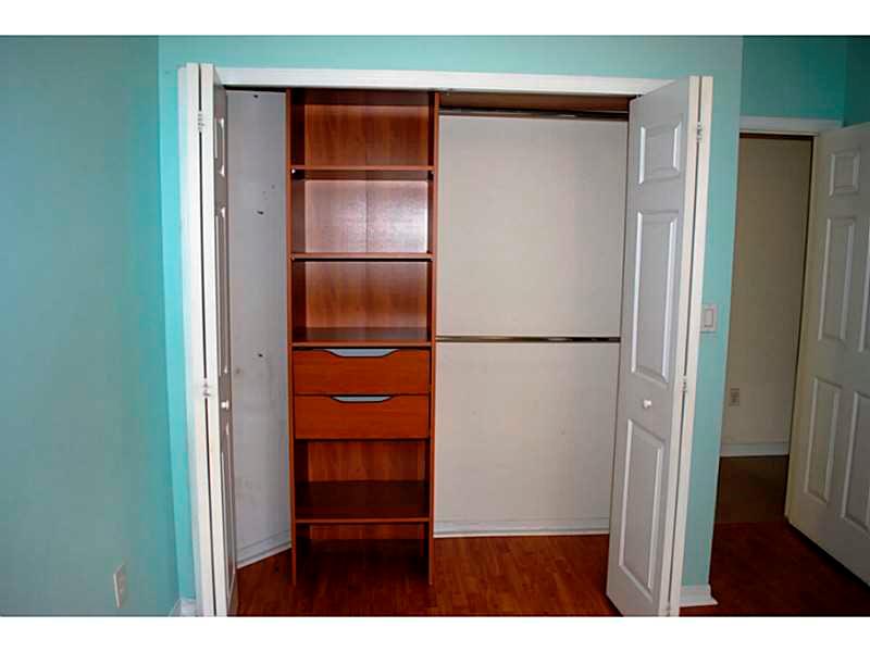 KARENERO FALLS - Residential Lease