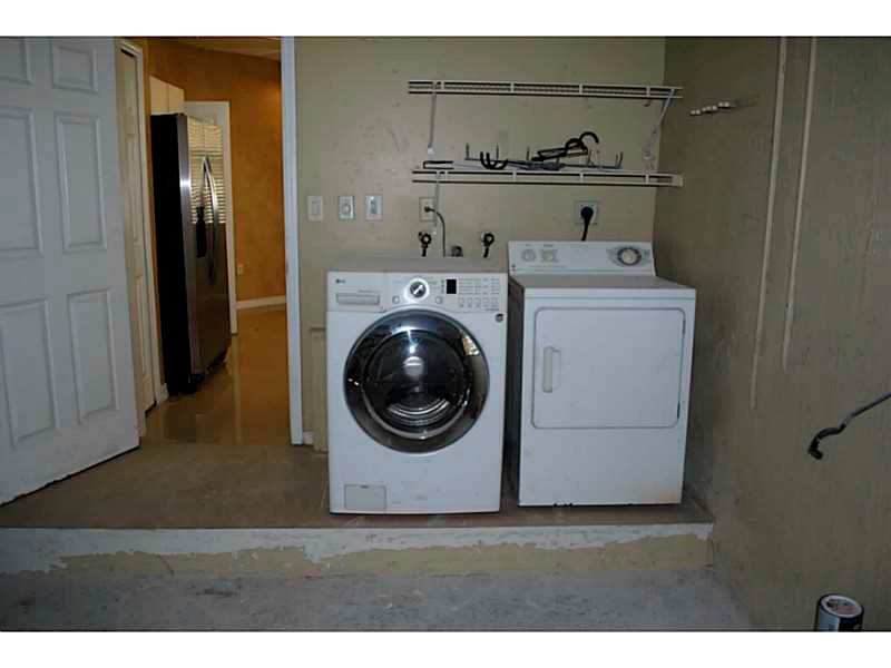 KARENERO FALLS - Residential Lease