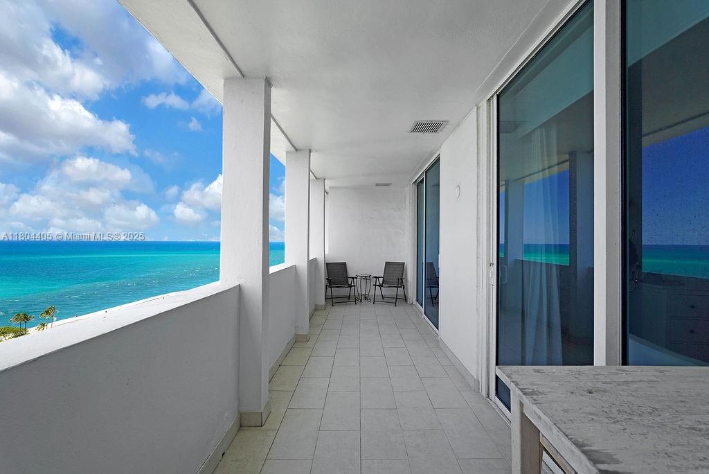 HARBOUR HOUSE - Residential