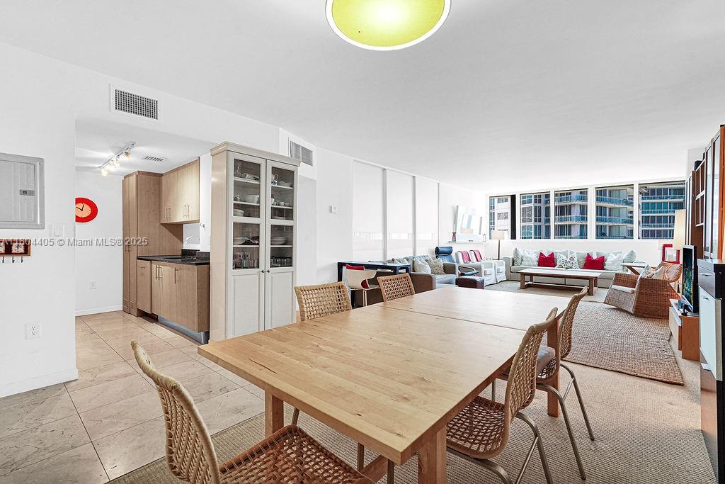 HARBOUR HOUSE - Residential
