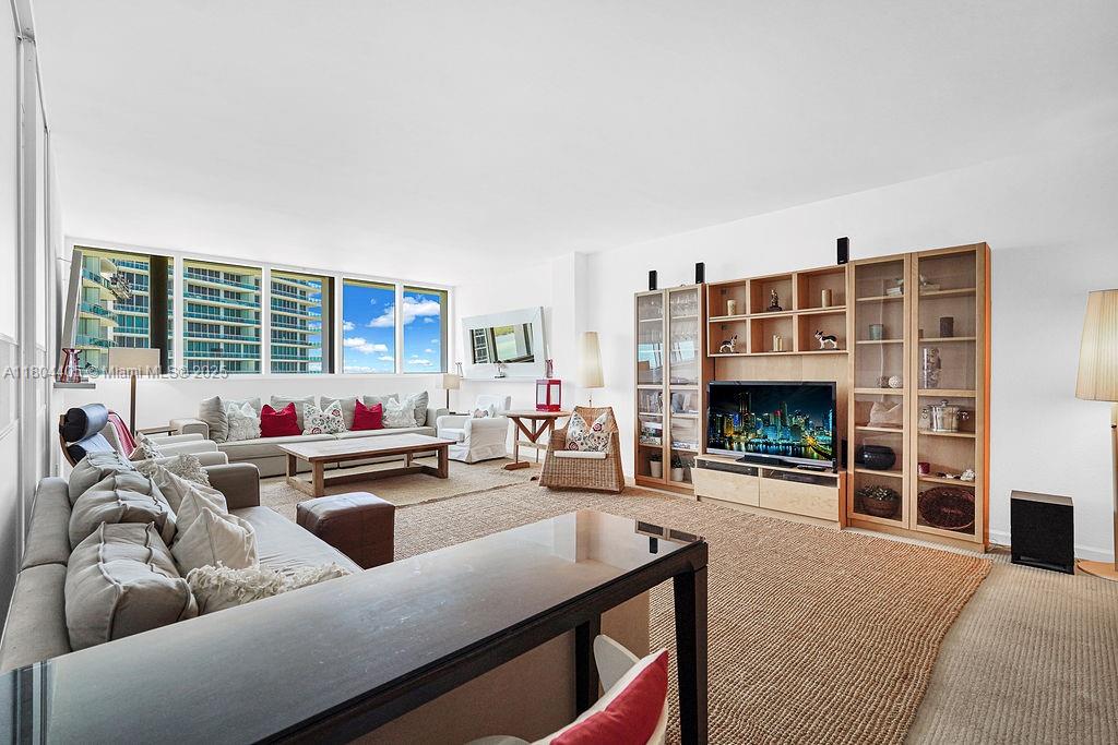 HARBOUR HOUSE - Residential