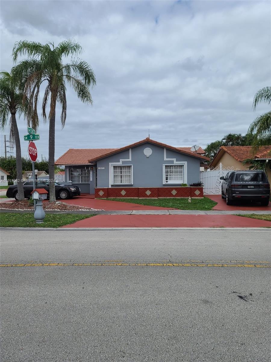 Amazing Single-Family 5/2 with haft bath, conveniently located adjacent to the major highway 821 (Turnpike). This corner residence, partially remodeled, features one brand-new bathroom, appliances, and a 2024 AC unit. The 5th bedroom can be used as an office, while the master bedroom has a private entrance, offering the potential for extra income. THE SELLER IS OFFERING A $15,000 CONTRIBUTION WITH A FULL-PRICE OFFER. Contract is AS-IS only. Don’t miss this excellent opportunity! Note: The refrigerator will be replaced with another one.
