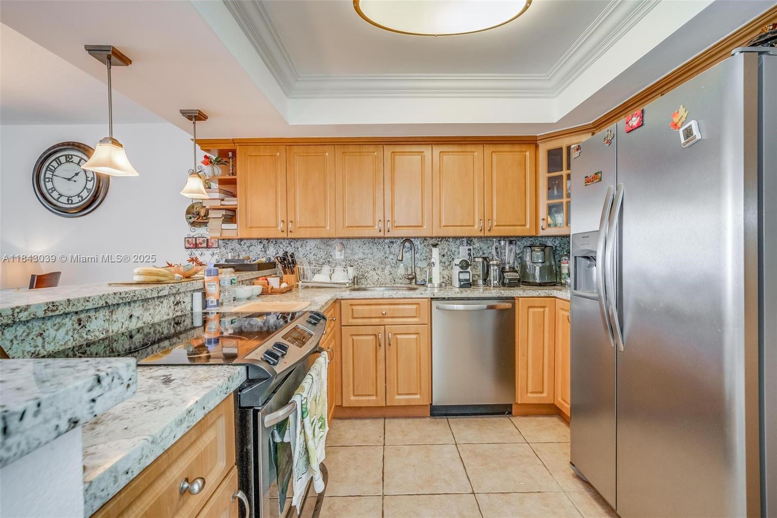 PARKER PLAZA ESTATES COND - Residential Lease