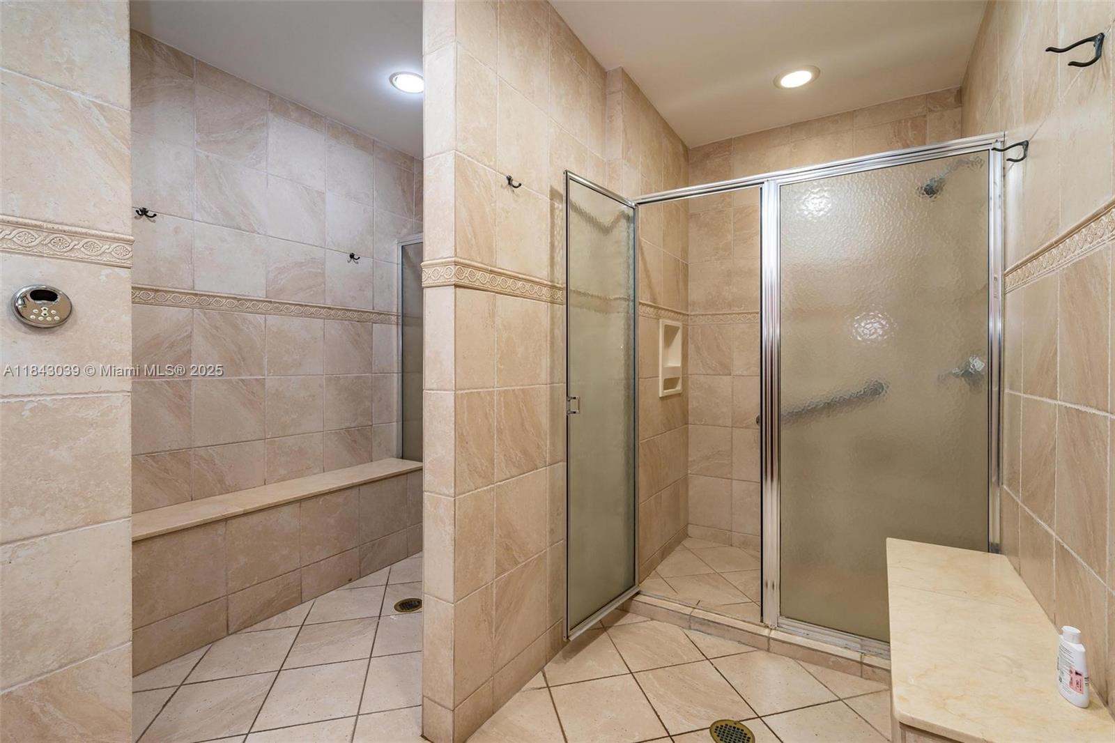 PARKER PLAZA ESTATES COND - Residential Lease