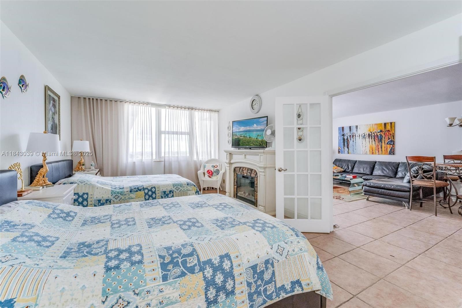 PARKER PLAZA ESTATES COND - Residential Lease