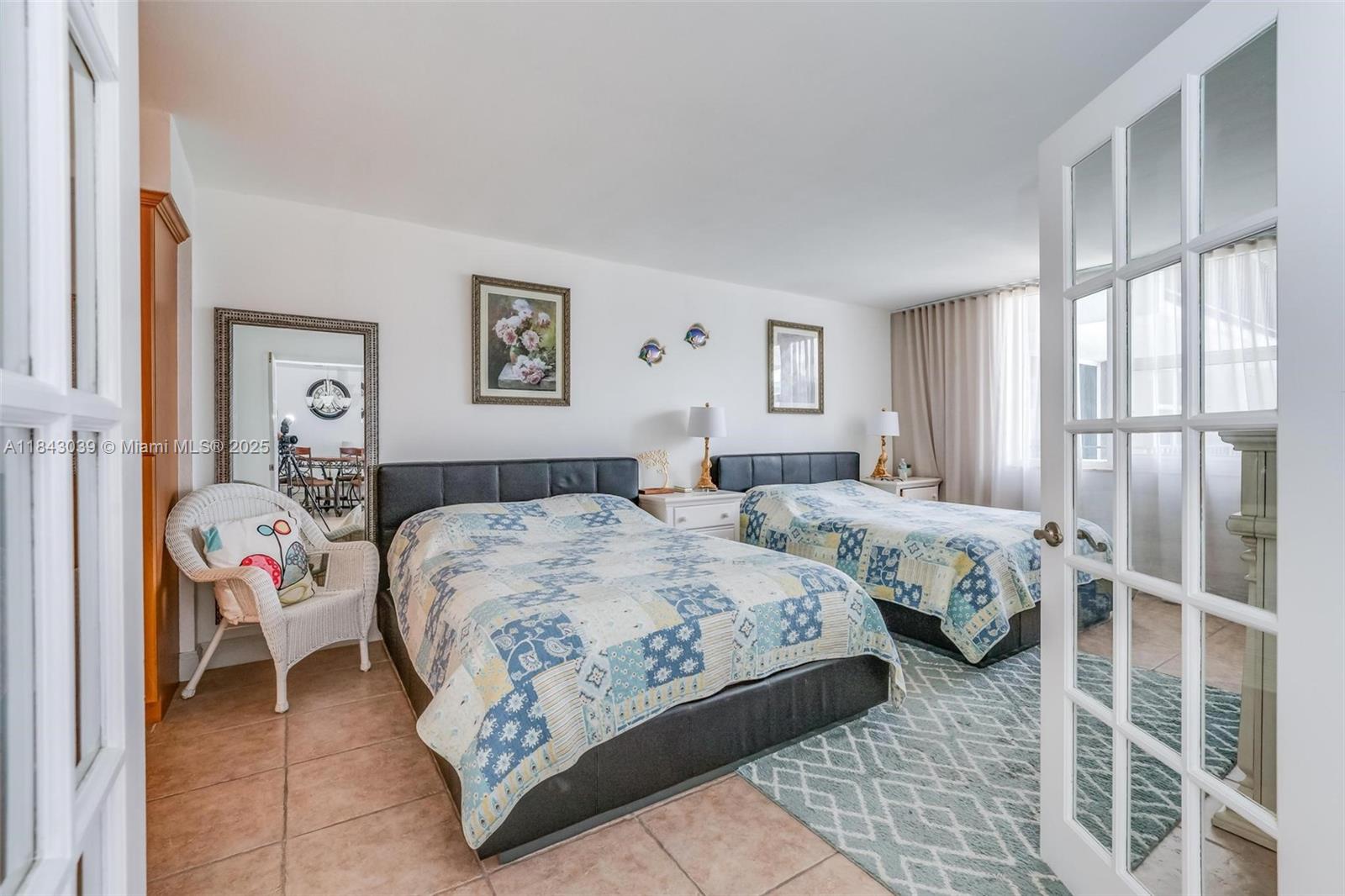 PARKER PLAZA ESTATES COND - Residential Lease