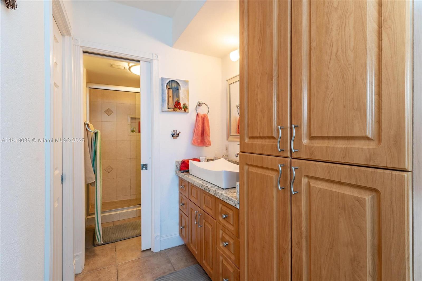 PARKER PLAZA ESTATES COND - Residential Lease