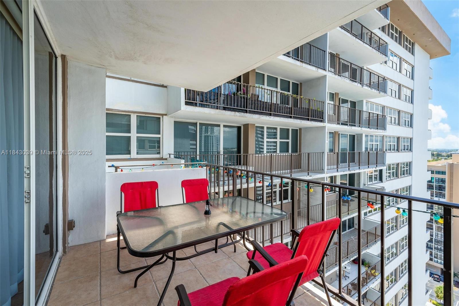 PARKER PLAZA ESTATES COND - Residential Lease