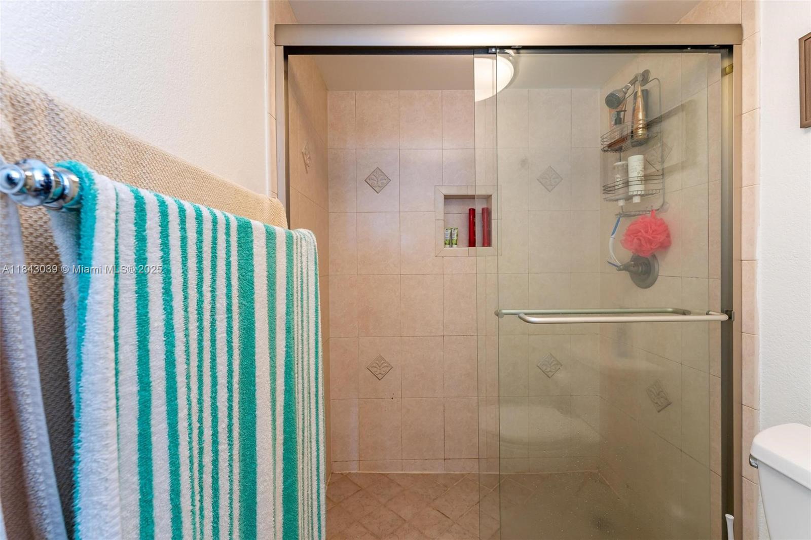 PARKER PLAZA ESTATES COND - Residential Lease