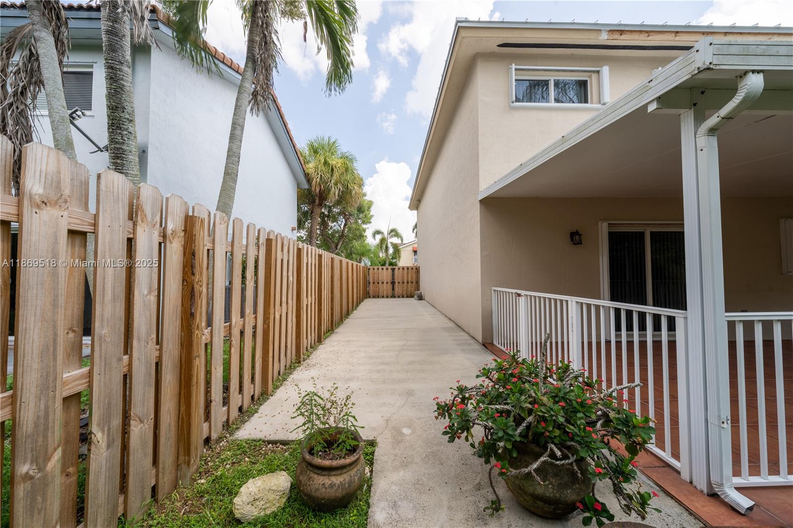 VANESSA RANCH - Residential