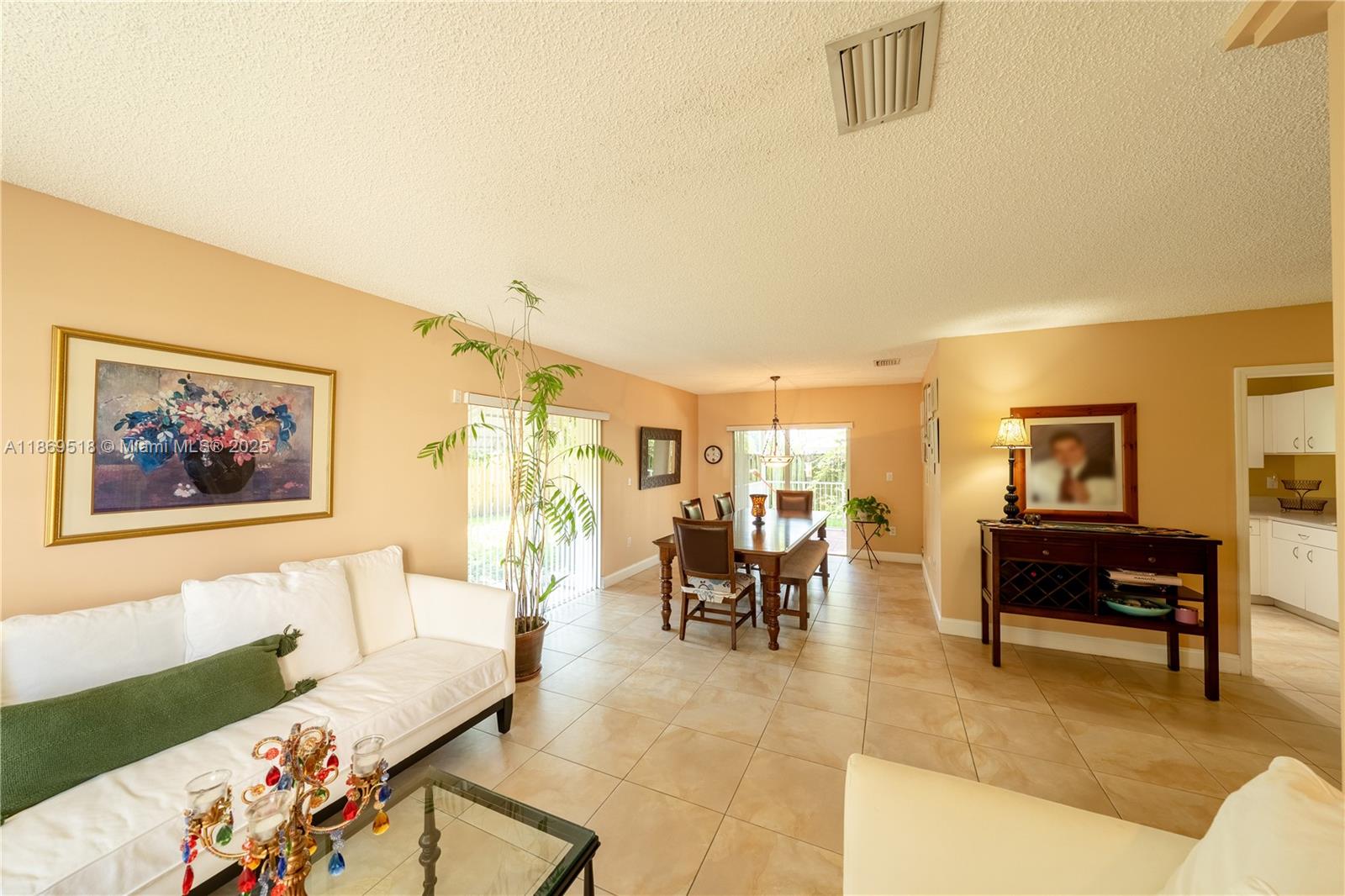 VANESSA RANCH - Residential