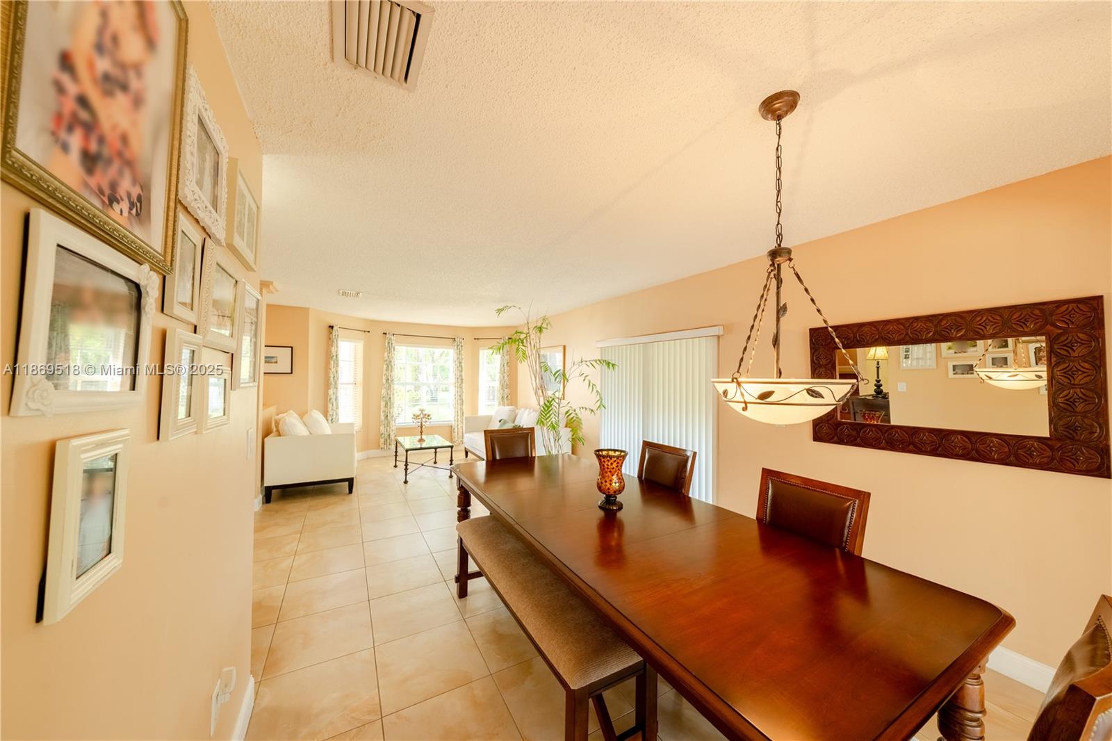 VANESSA RANCH - Residential