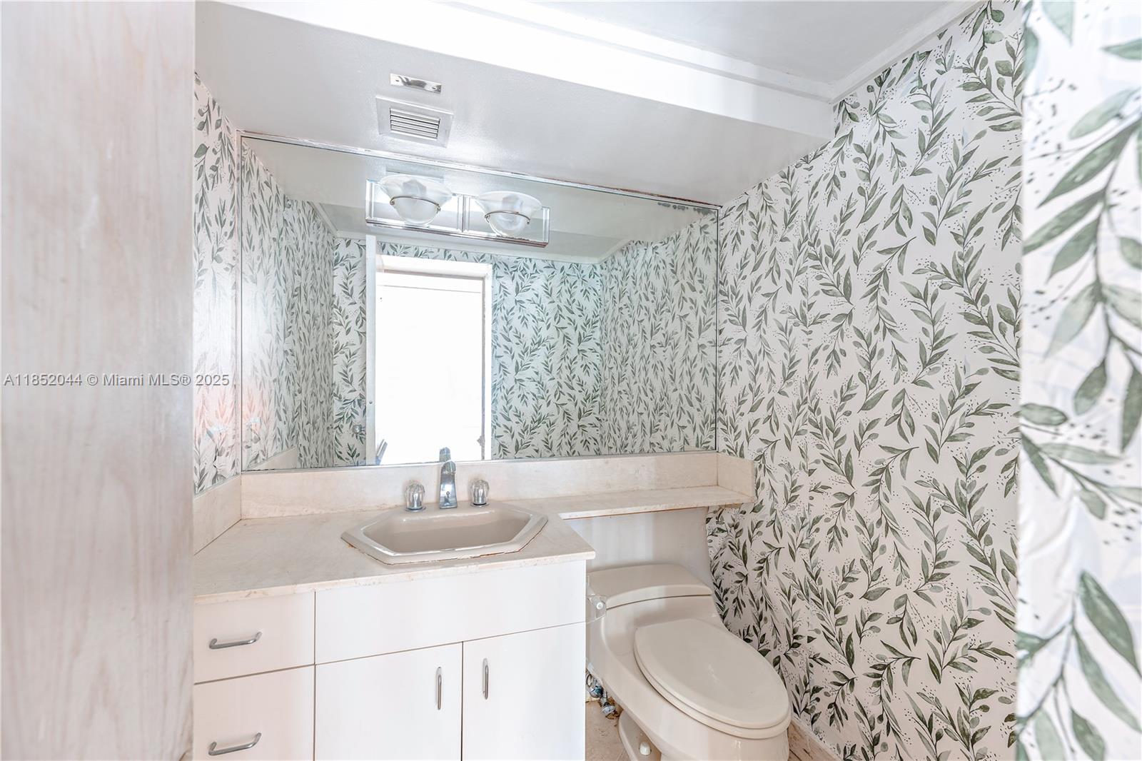 HOLIDAY COLONY - Residential