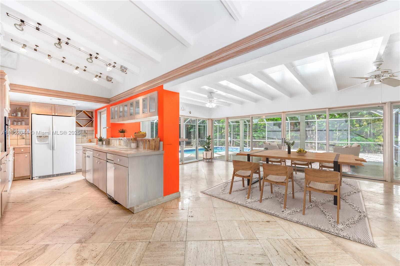 HOLIDAY COLONY - Residential