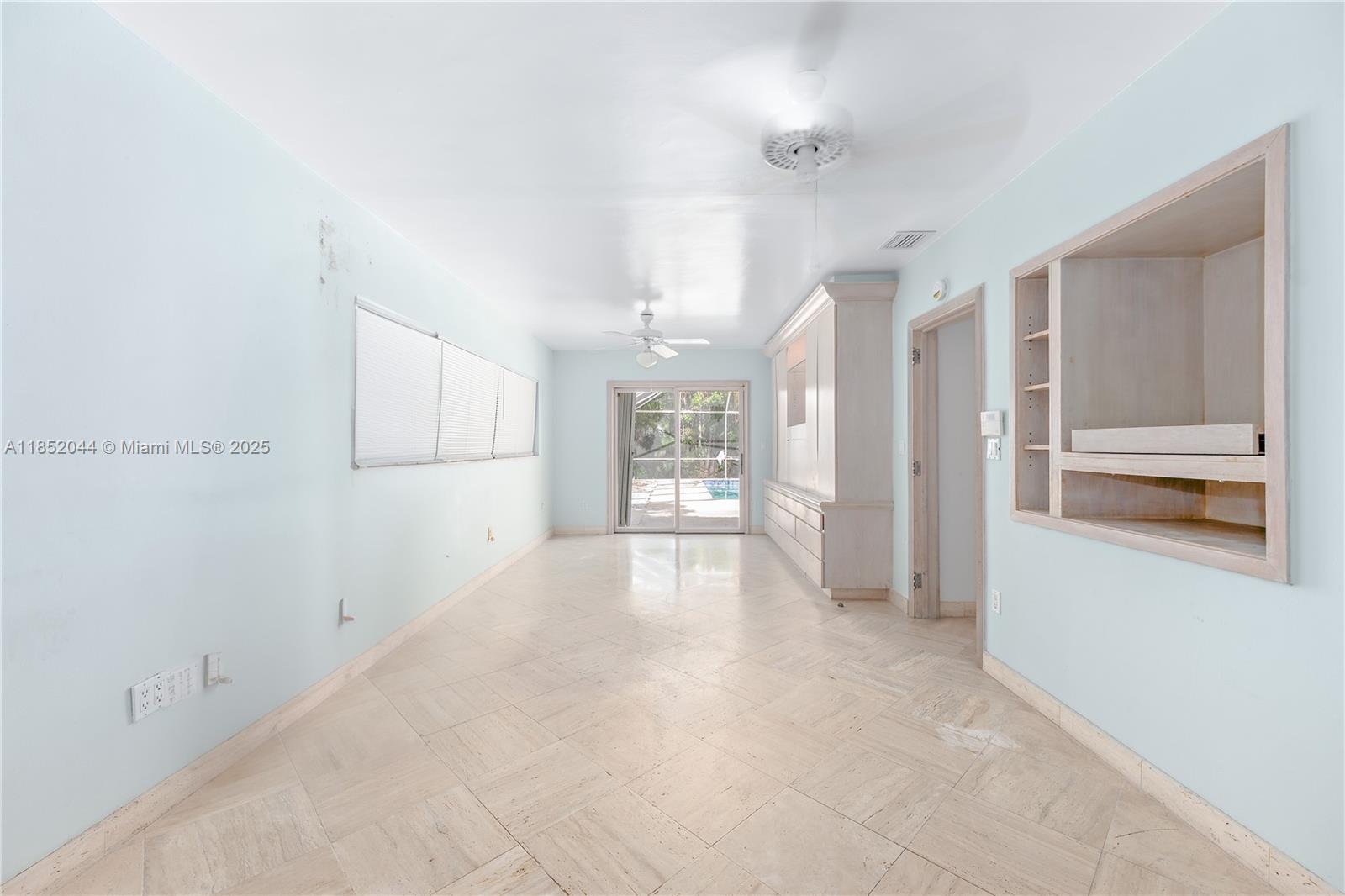 HOLIDAY COLONY - Residential