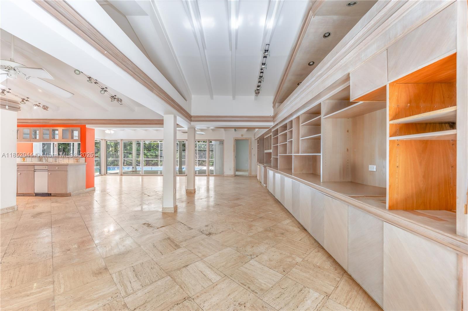 HOLIDAY COLONY - Residential