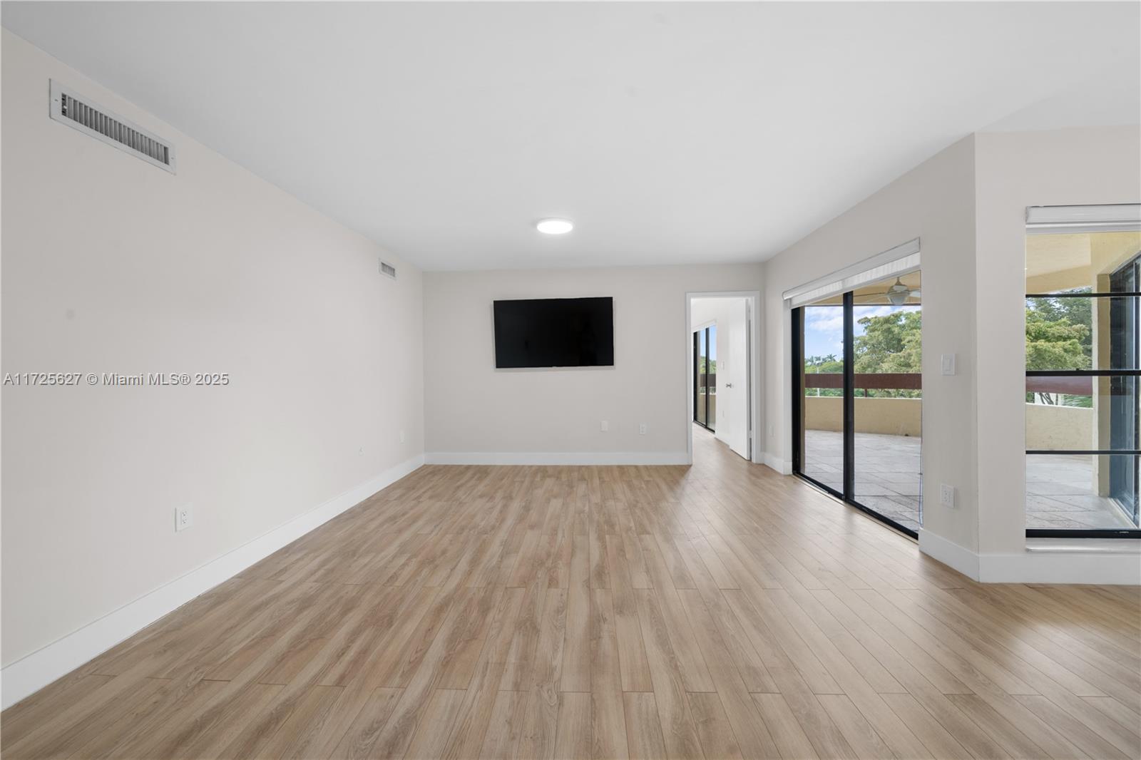 KENLAND BEND NORTH CONDO - Residential