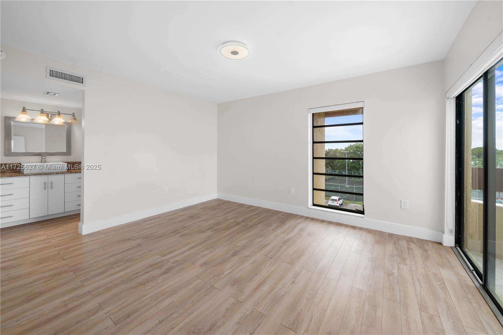 KENLAND BEND NORTH CONDO - Residential