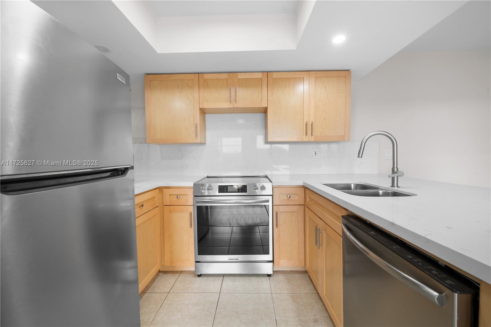 KENLAND BEND NORTH CONDO - Residential