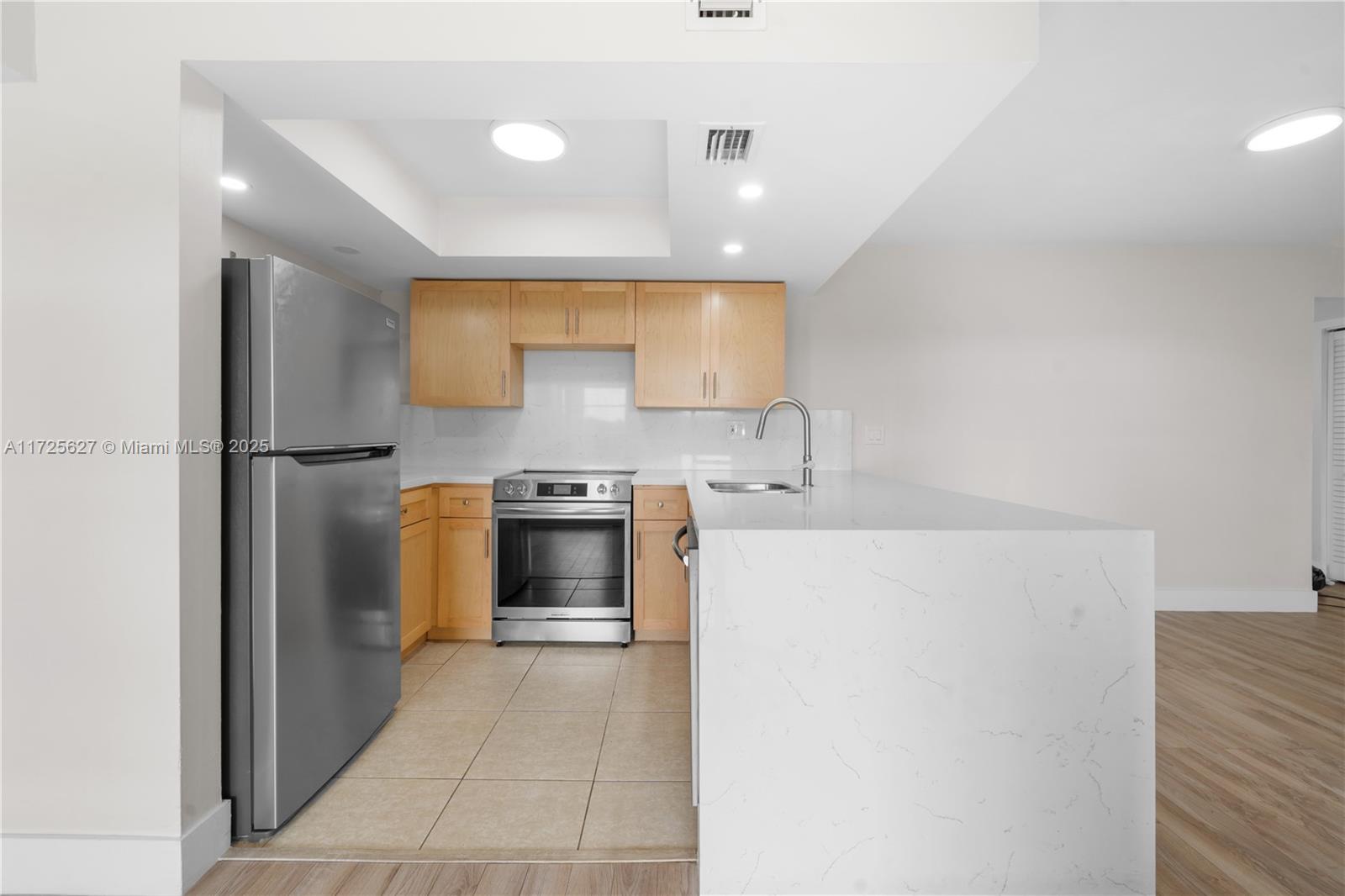 KENLAND BEND NORTH CONDO - Residential