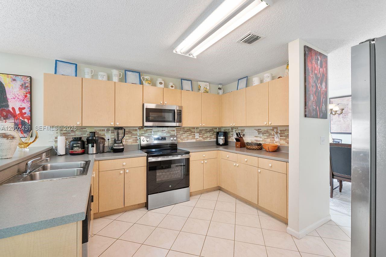 SILVER LAKES PHASE III RE - Residential