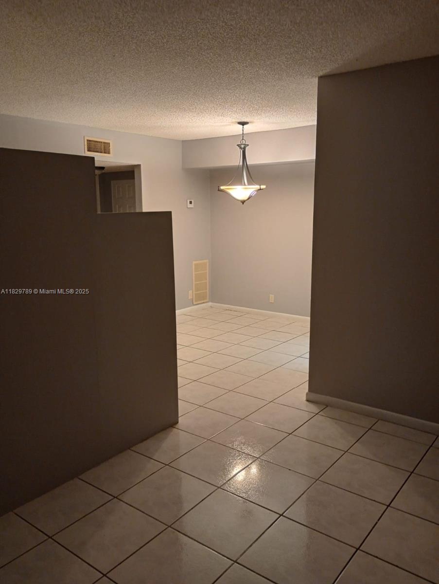1201 SW 50th Ave 211-4