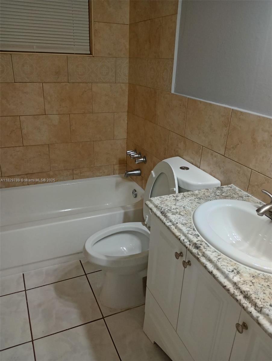 1201 SW 50th Ave 211-4