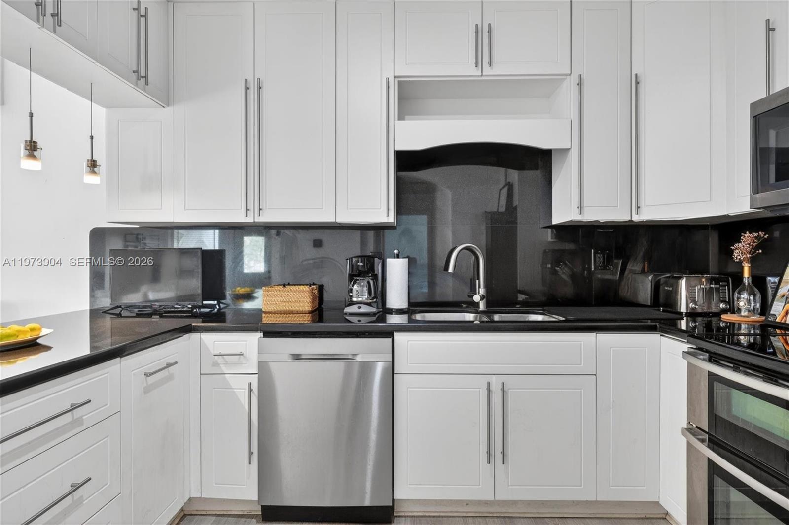 BRICKELL ESTATES - Residential