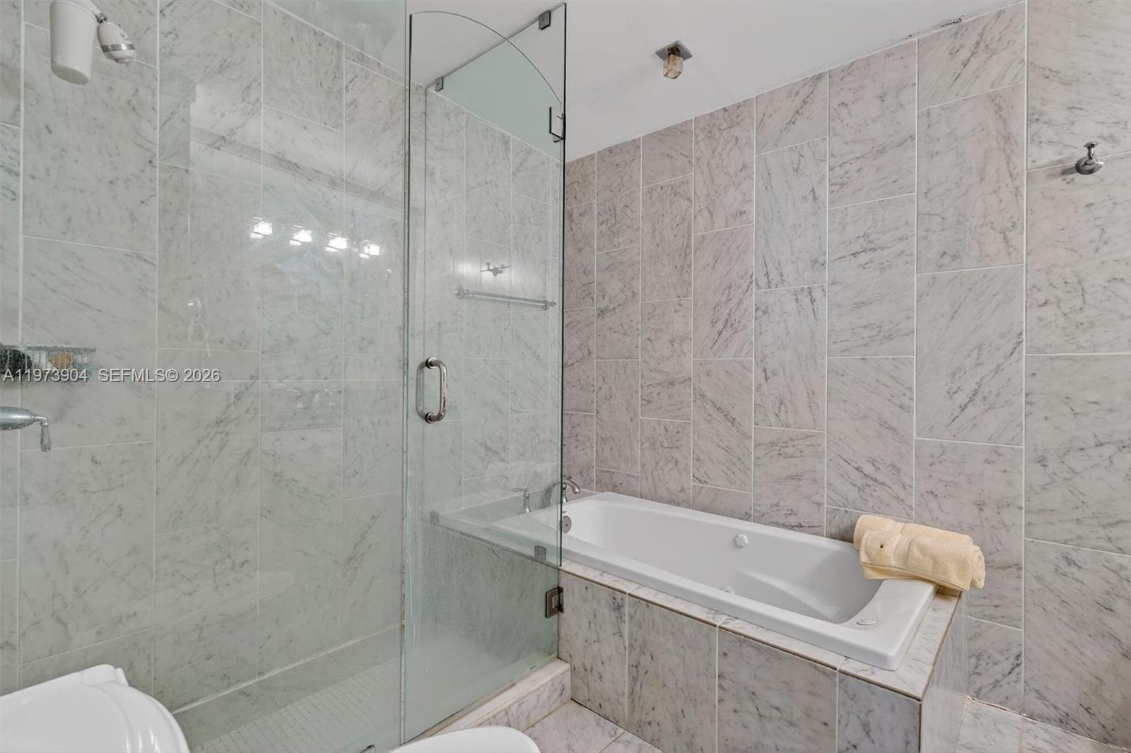 BRICKELL ESTATES - Residential