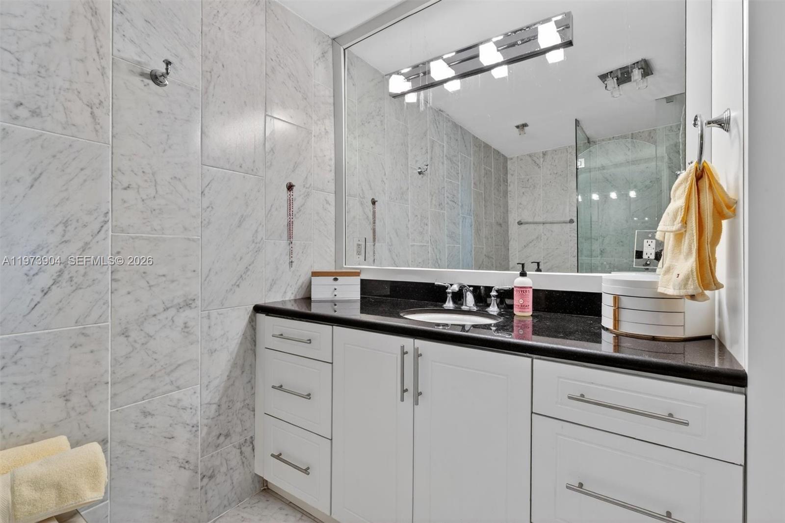 BRICKELL ESTATES - Residential