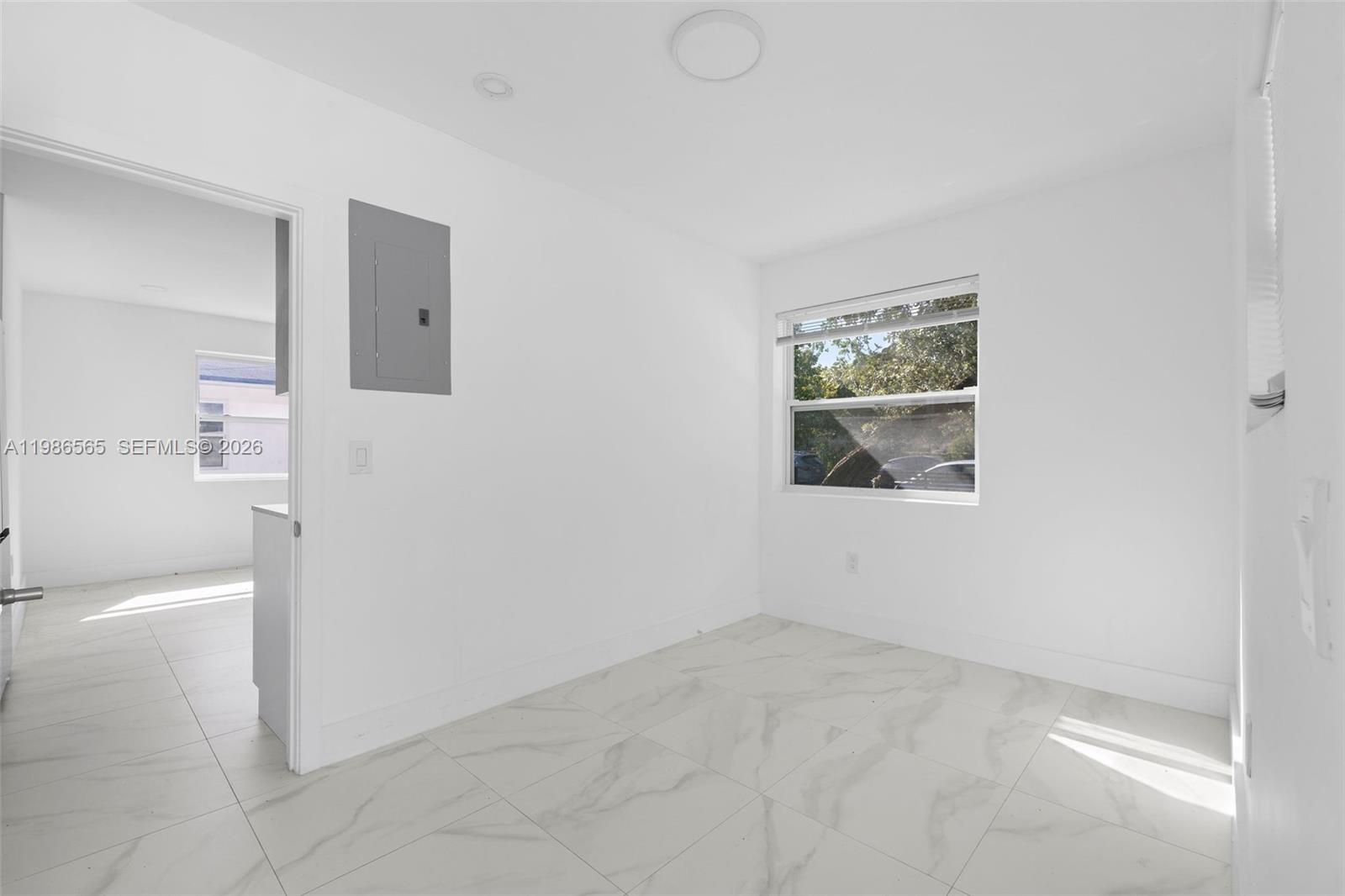 BEVERLY HEIGHTS - Residential Lease