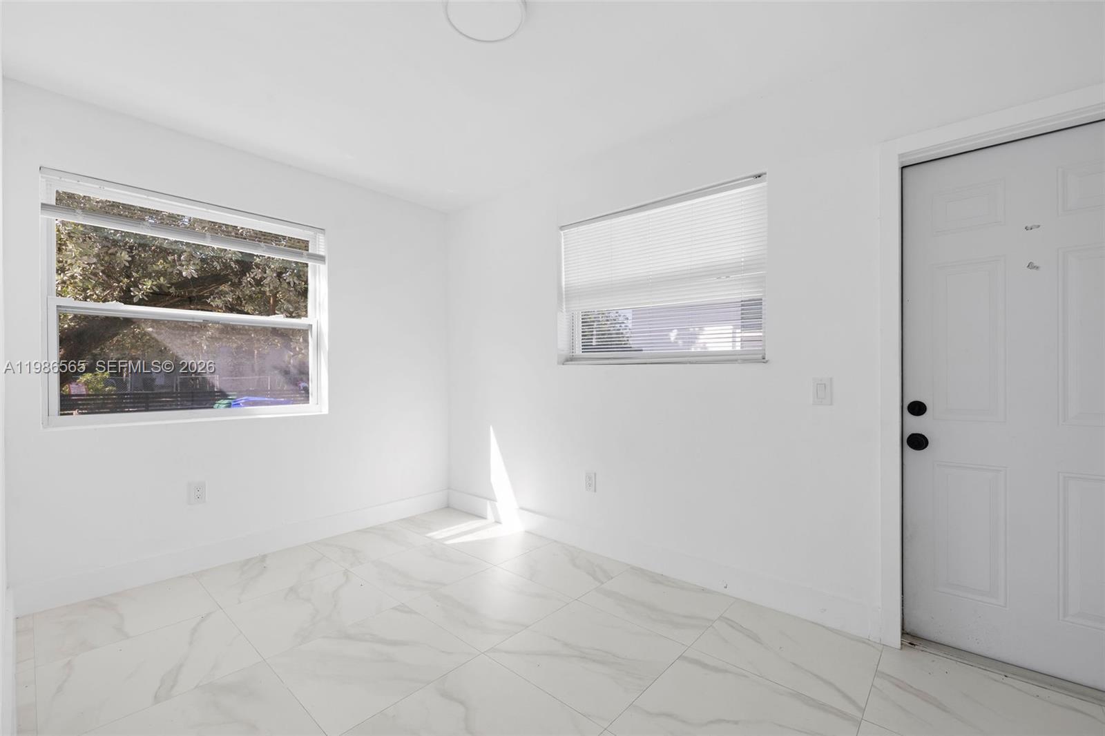 BEVERLY HEIGHTS - Residential Lease