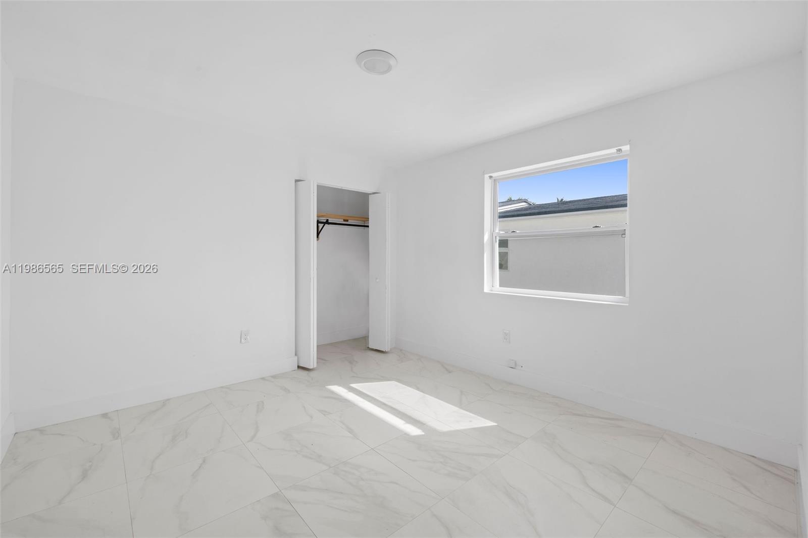 BEVERLY HEIGHTS - Residential Lease