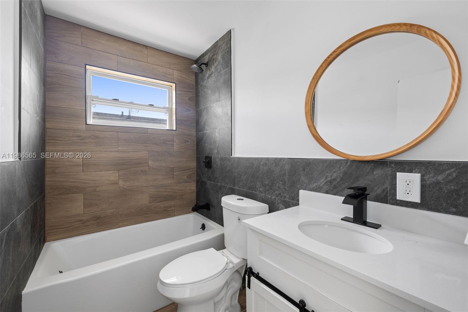 BEVERLY HEIGHTS - Residential Lease