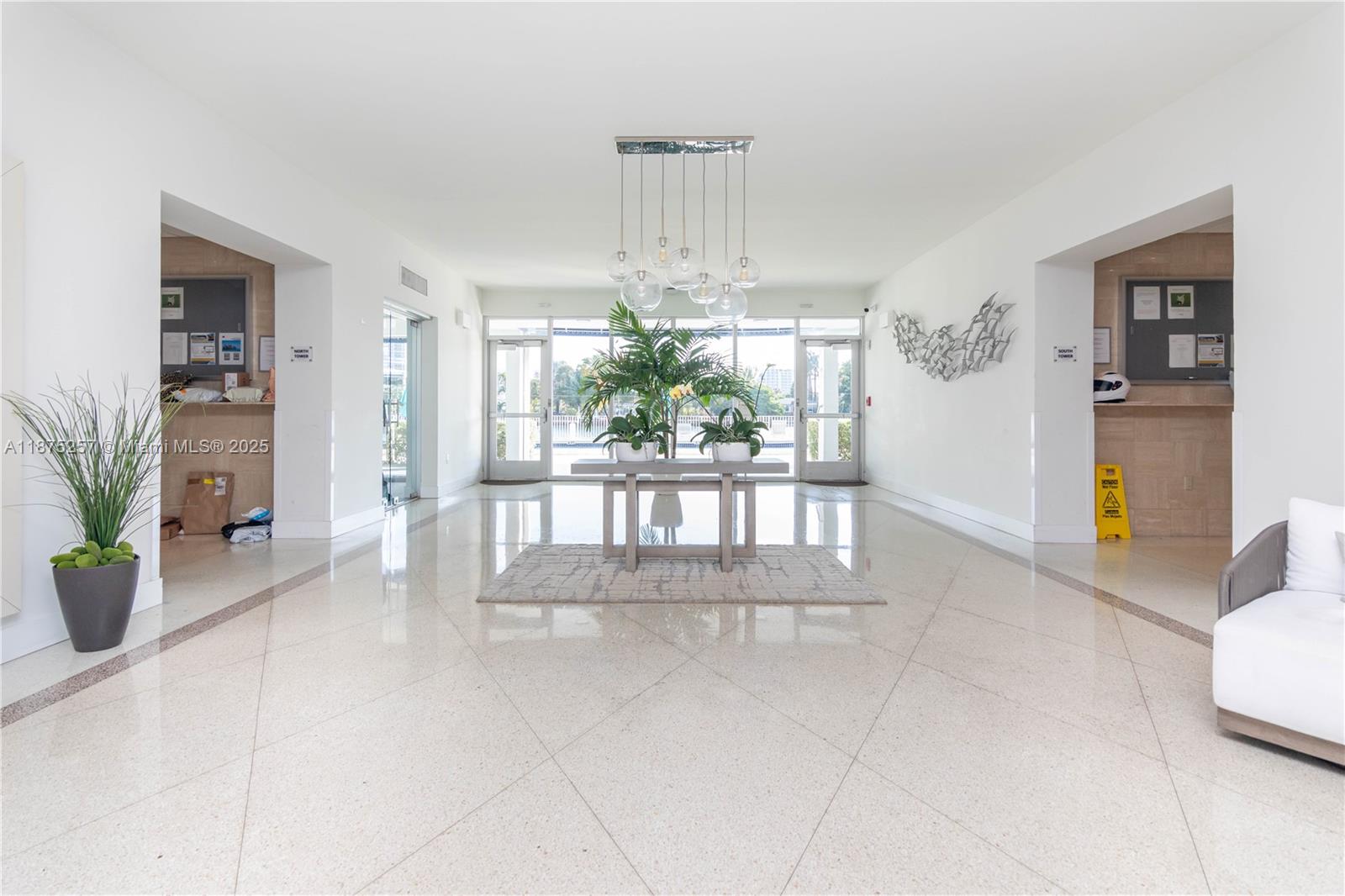 LONDON TOWERS CONDO - Residential