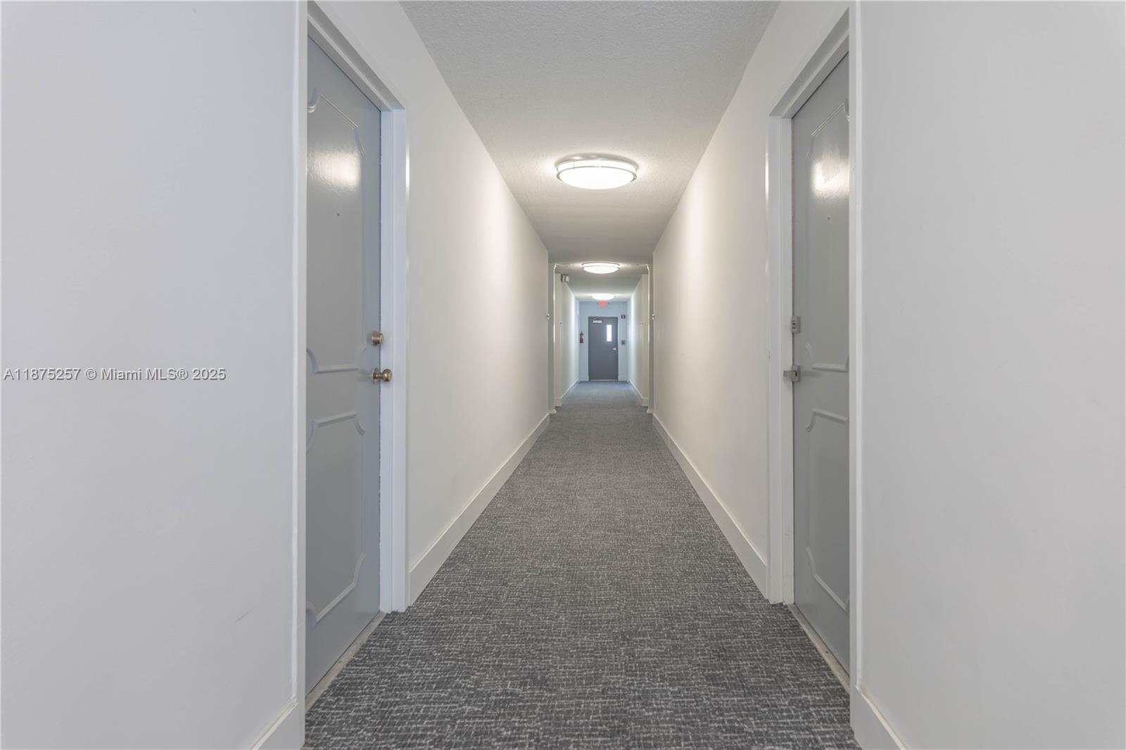 LONDON TOWERS CONDO - Residential