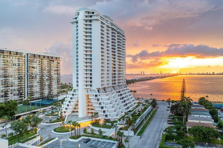 Very spacious 1 bedroom | 1.5 bathroom unit! Located at the Hamilton, a truly unique property offering resort-style living and oversized units with large balconies. Enjoy a full spa with sauna, steam room, and salt room, plus a bayfront pool, tennis, pickleball, basketball, putting greens, and golf practice net. Perks include a dog park, co-working spaces, and a kids' room. Low move-in costs – just first month’s rent + $1,000 deposit (with approved credit). Parking available for $125/month.