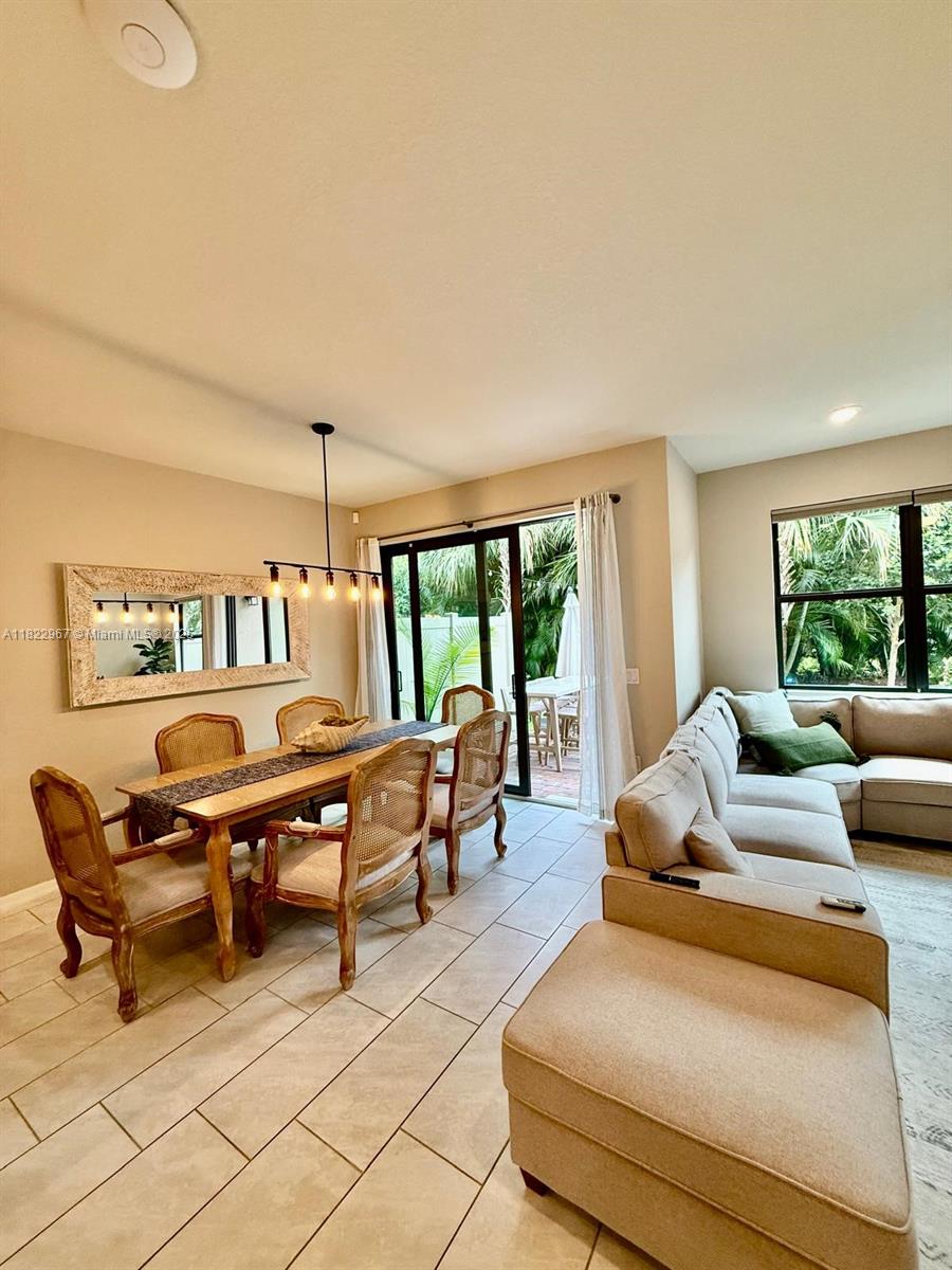 8296 Cadre Noir Rd