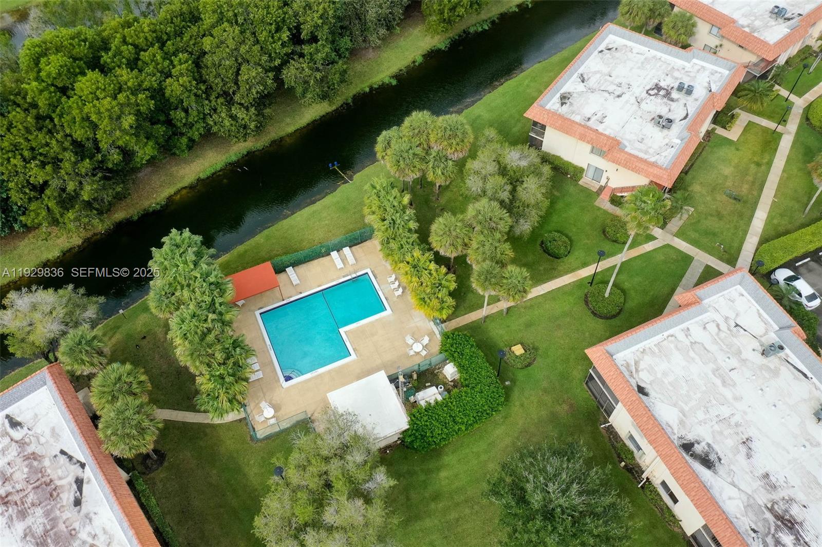 RACQUET CLUB APARTMENTS A - Residential