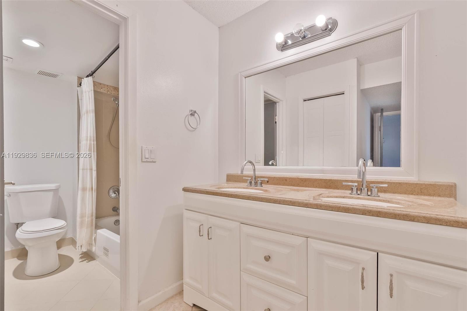 RACQUET CLUB APARTMENTS A - Residential