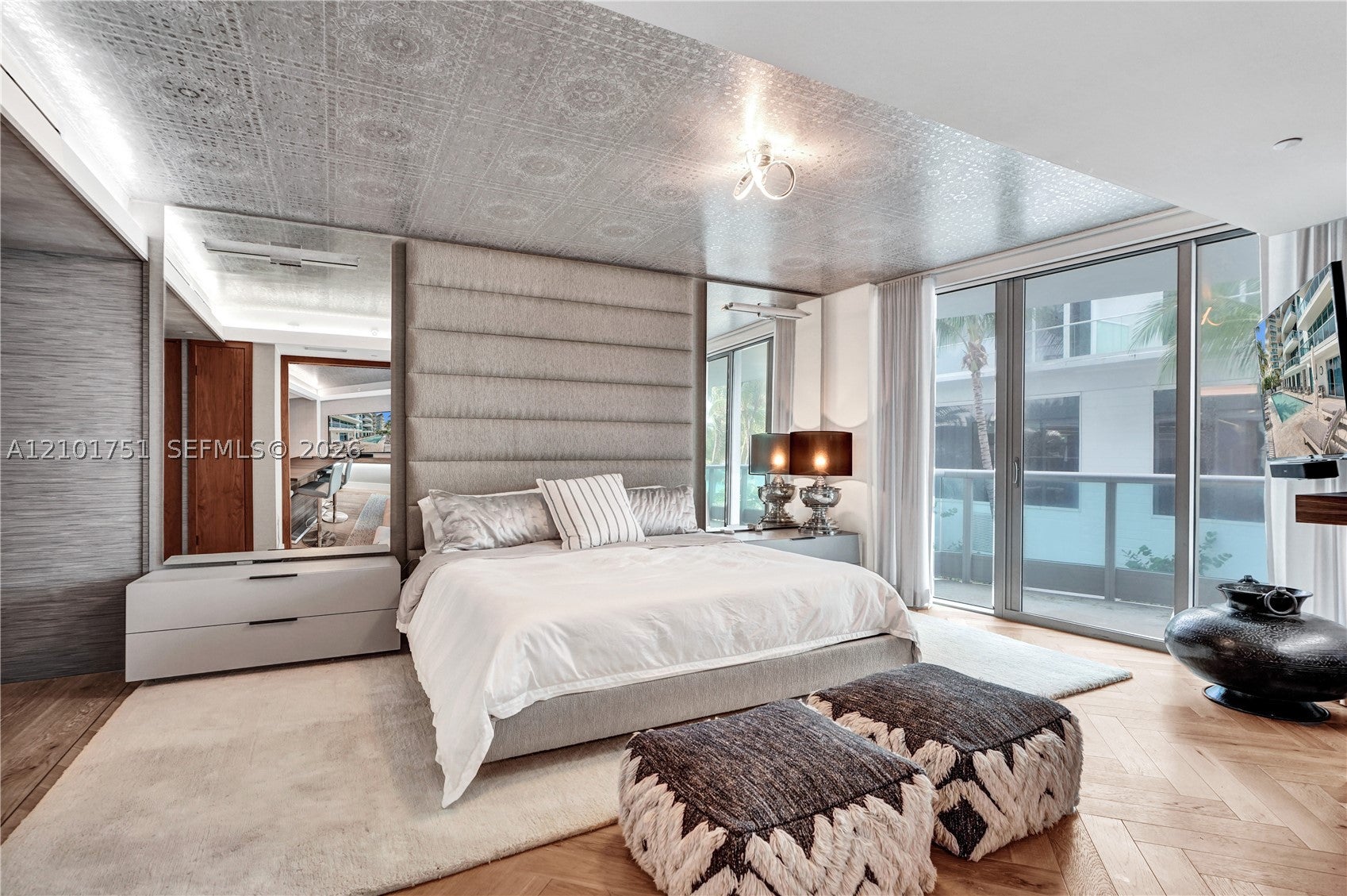 9401 Collins Ave 305