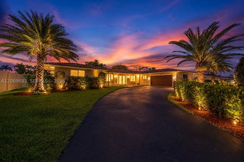 Photo of 4812 Van Buren St, Hollywood, FL 33021 (MLS # A12069683)