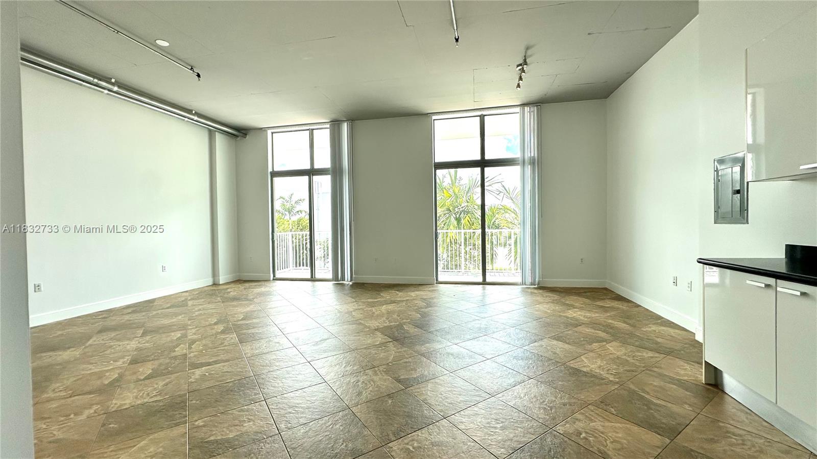 2100 Van Buren St 301