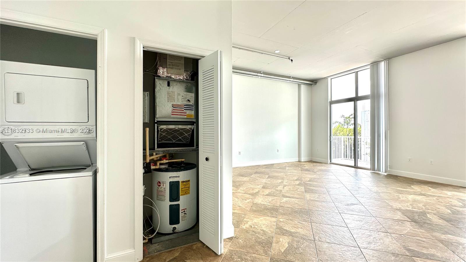 2100 Van Buren St 301