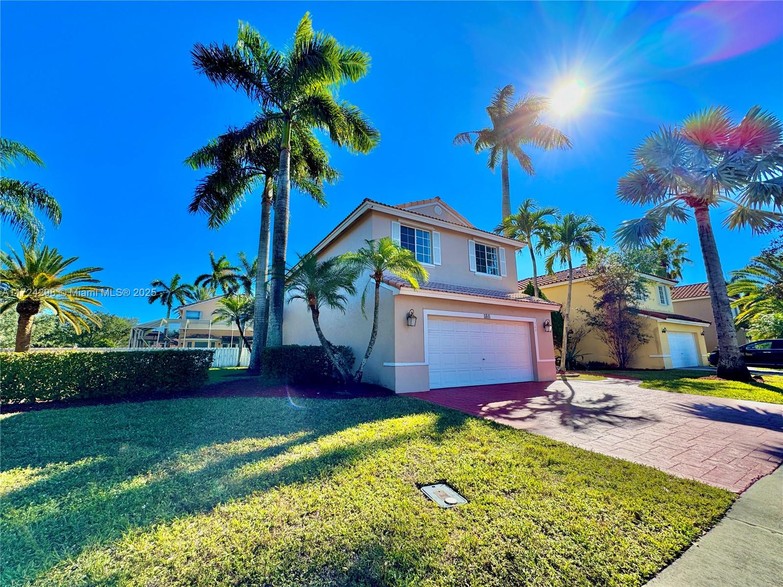 Step into your future with this spectacular 10,962 sq. ft. corner lot property! Featuring a spacious 2-car garage,
updated kitchen and bathrooms, and a charming screened patio, this home delivers both elegance and practicality. The oversized lot provides ample room for outdoor activities, while its prime location ensures you're just moments away from the best restaurants, shopping, and attractions the area has to offer. This is more than a house, it’s a place to thrive. Schedule your tour today! Open House January 18th, from 12:30pm - 3:00pm.